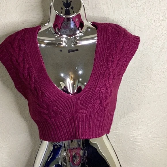 NWT SIZE M/S  For Love And Lemons Magenta Knit Vest - Picture 3 of 6
